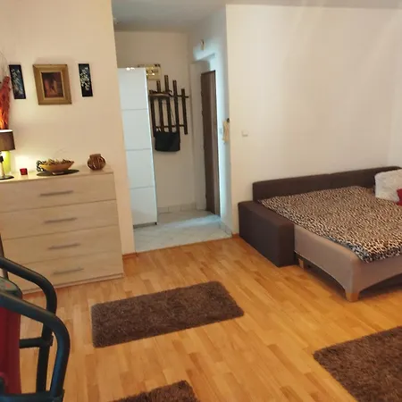 Pekny Na Kratkodoby Prenajom V Nitre Appartamento *